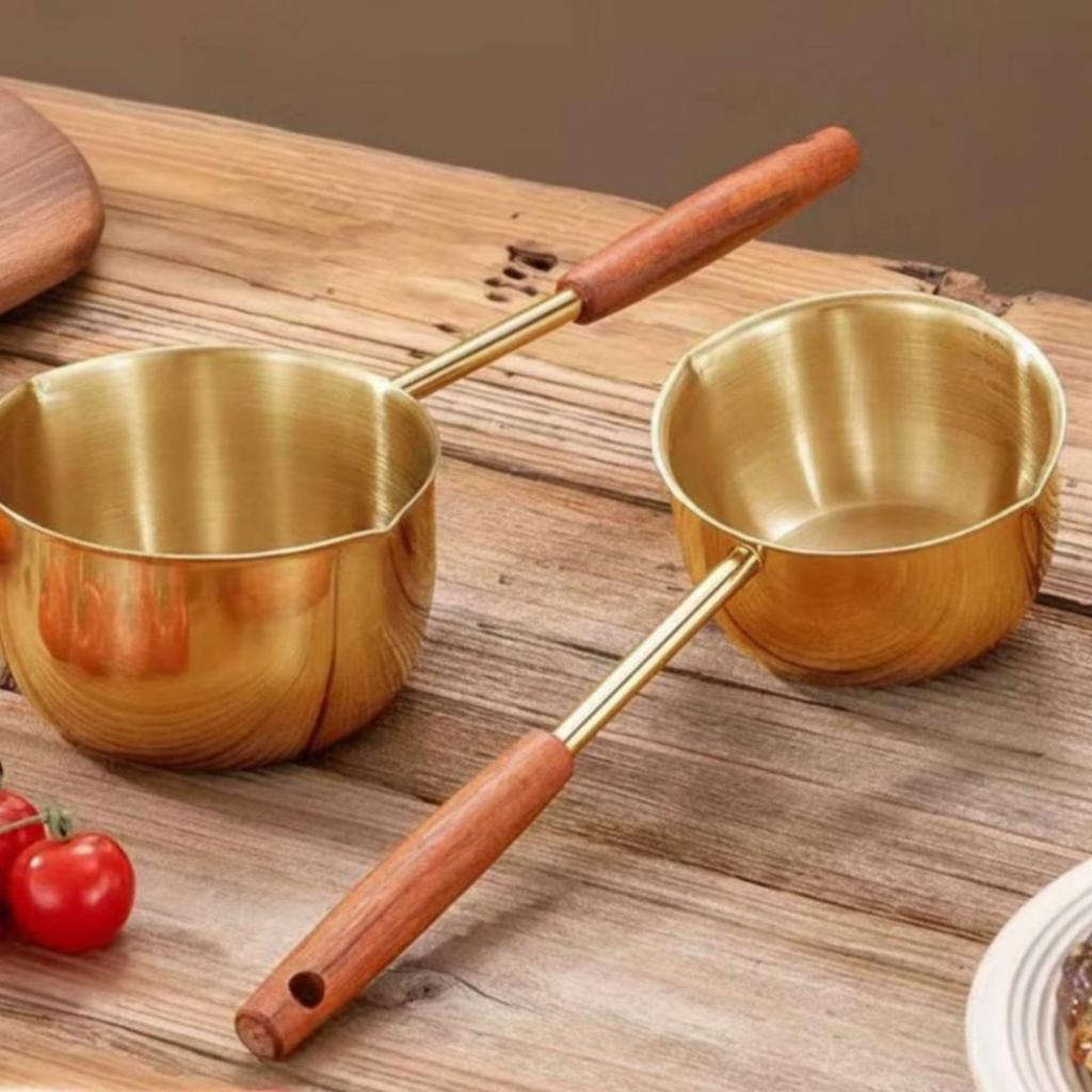 Oil Pot Thickened Body Long Handle Oil Pot Titanium Saucepan Flame-Resistant Proof Saucepan with Pour Spout Rust Resistant