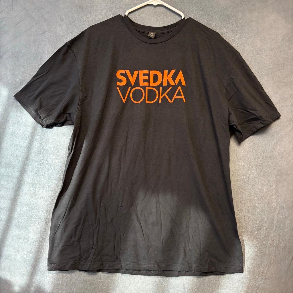 Svedka Wodka Promo T-Shirt Schwarz Orange Grafik-T-Shirt Gildan XL Werbe-Bar