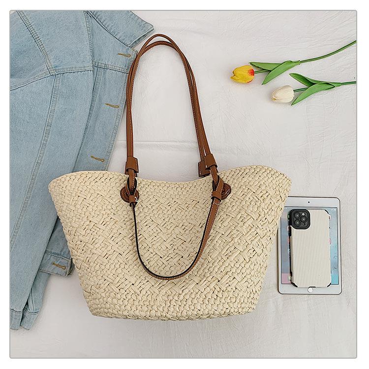 2024 Retro Casual Large Capacity Women's Straw Shoulder Bag for Travel and Beach