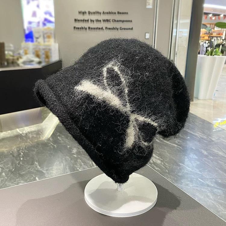 Autumn and winter hats women's cold hats big head circumference versatile knitted thin crimped outdoor stacking hats women's winter