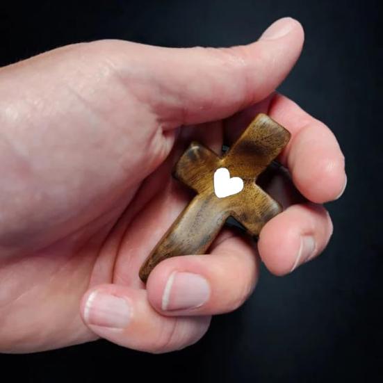Black Walnut Cross Decoration Emotional Support Wooden Love Heart Pocket Hug Cross Men Women Faith Prayer Cross My Heart Encouragement Gift
