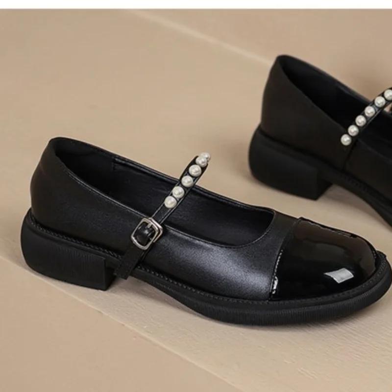 - Blockabsatz Farbblock Perlen Ein-Linien-Schnalle Damen Absatzschuhe mit flachem Ausschnitt und vielseitig