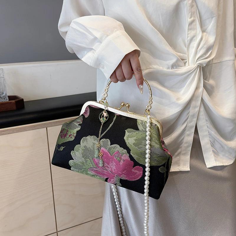 Women's Silk Tote Shoulder Bag with Chain Embroidered Chinese Cheongsam Daily Use Fashion