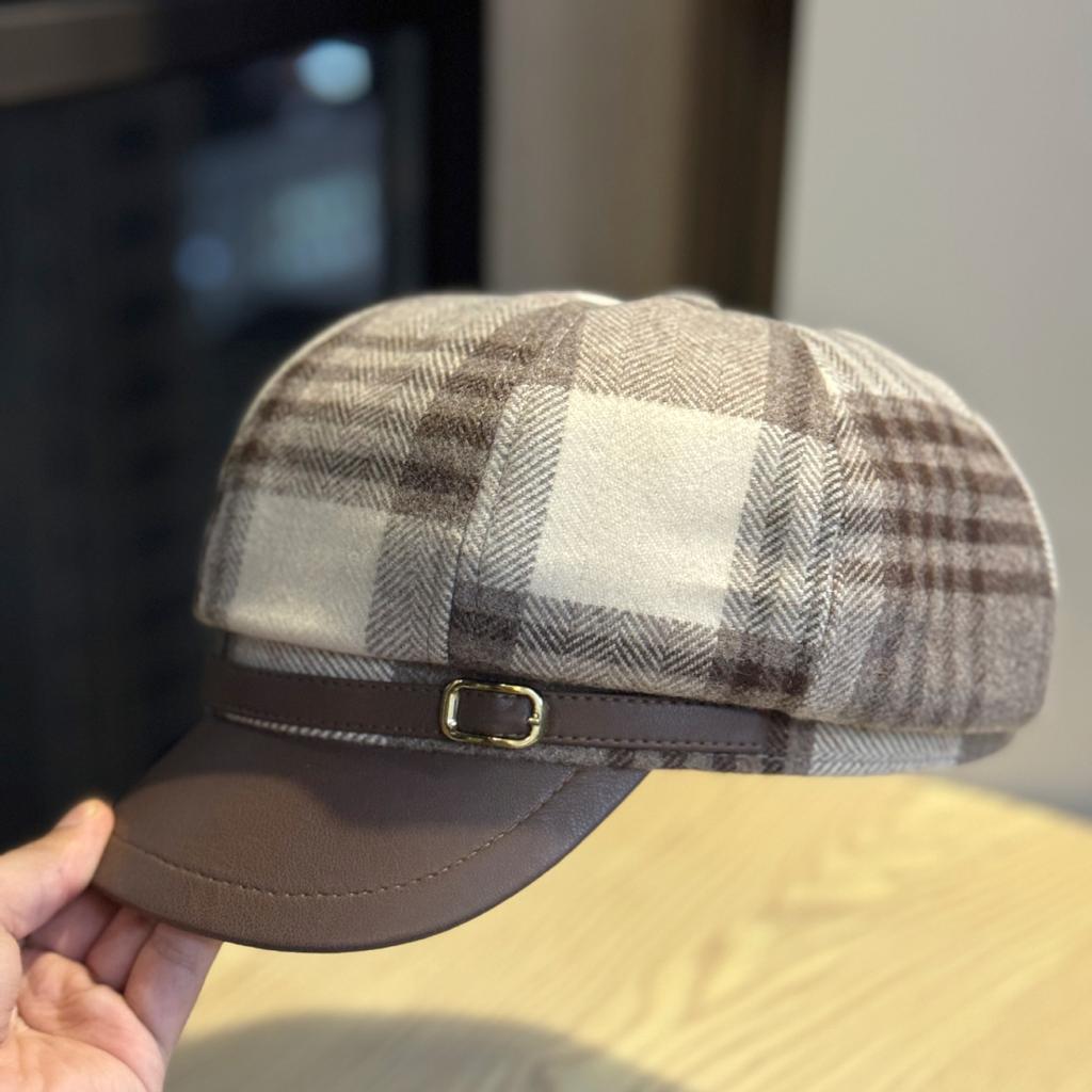 Versatile Leather Brim Plaid Octagonal Hat for Women in Spring and Autumn Trendy Painter's Hat with Small Face and Elegant Temperament