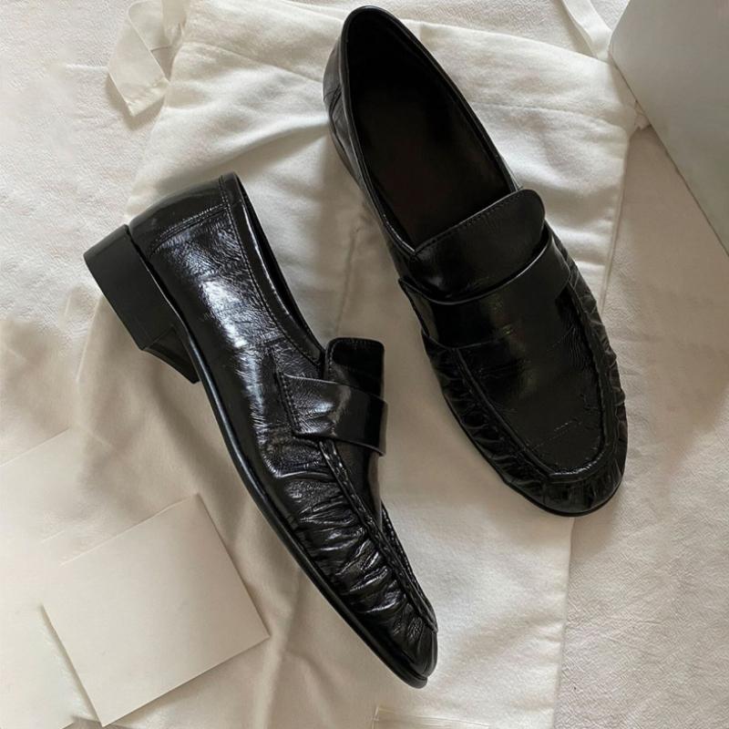 Sapatos Rasos Loafers Retrô Femininos Couro Macio Marrom Franzido Conforto Sapatos de Escritório Femininos Baixos Estilo Britânico Sapatos Casuais Femininos