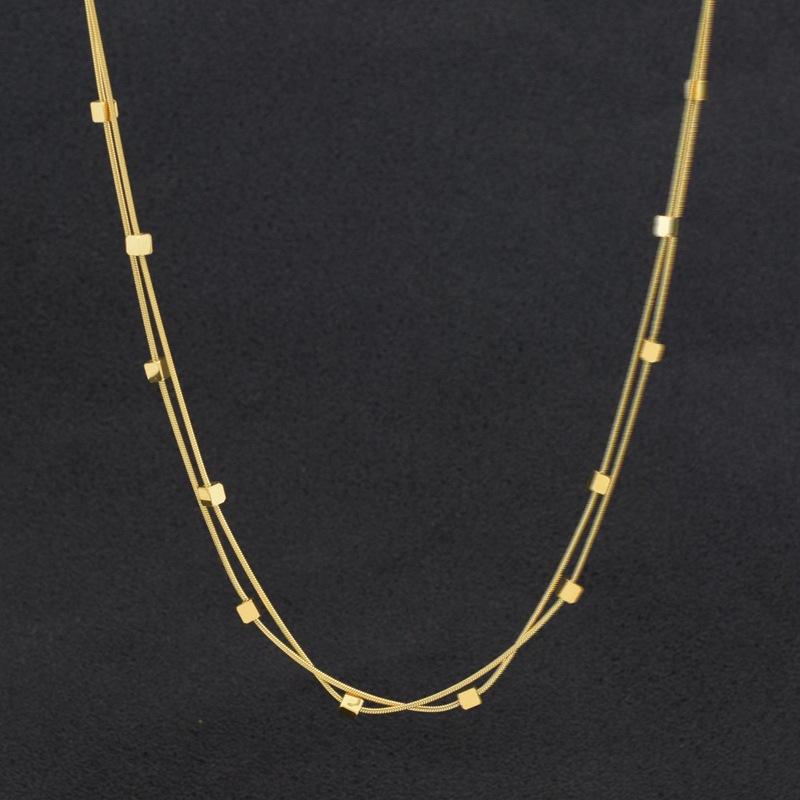 Double-layer Stainless Steel Small square Pendant Necklace for Women; Light Luxury, Unique Design Sense, Collarbone Chain.