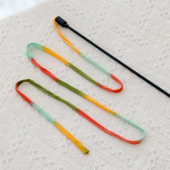 Katzenanglerspielzeug Bissfestes Band/Stoffstreifen Langer Stab Lustiger Interaktiver Helle Farbe Stressabbau Kätzchen Reizspielzeug Haustierbedarf