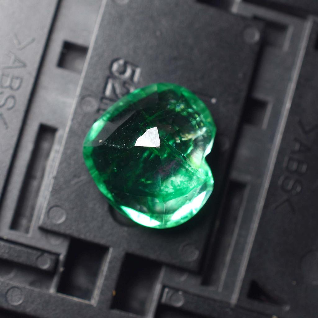 Natural Colombian Emerald Green Heart Shape 5.60 Ct CERTIFIED Loose Gemstone AM-202