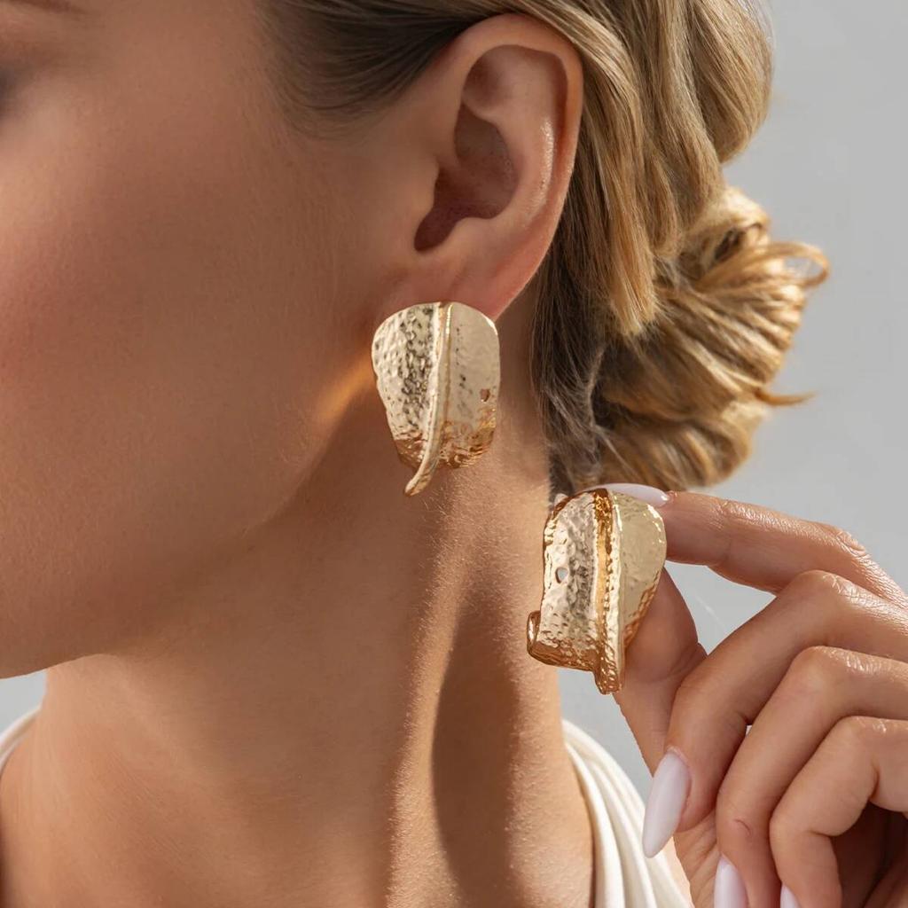 Salircon 2026 New Creative C-Shape Metal Stud Earrings Women Punk Gold Color Irregular Texture Geometry Piercing Ear Accessories
