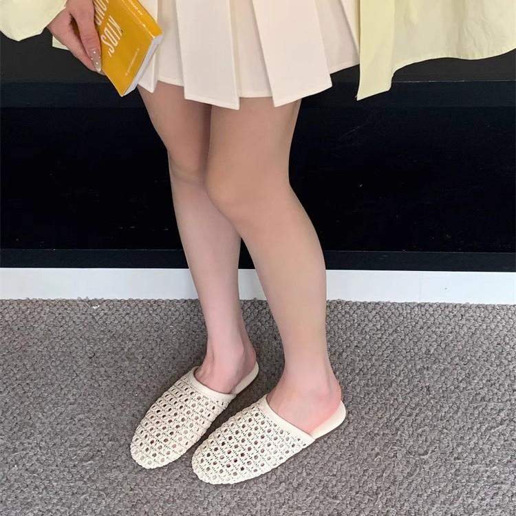 Fashion outer wear French hollow breathable woven bag head slippers women's 2025 summer new flat bottom with skirt sandals