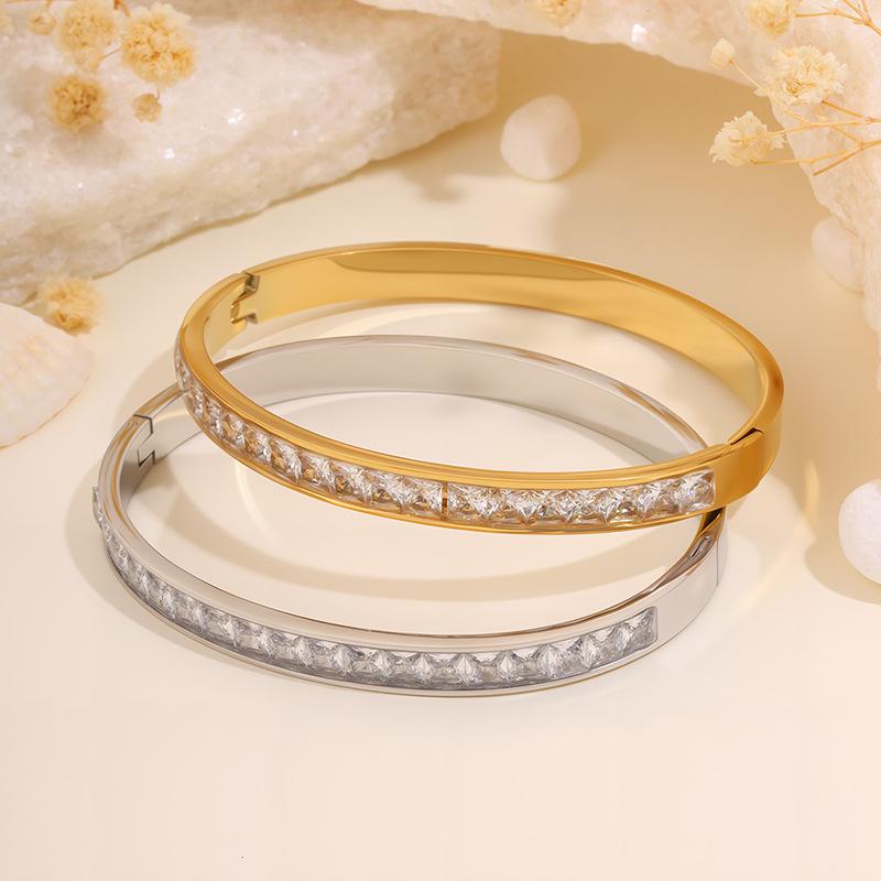 Titanium steel , square moissanite light luxury  for women, European and American fashion niche high-end .