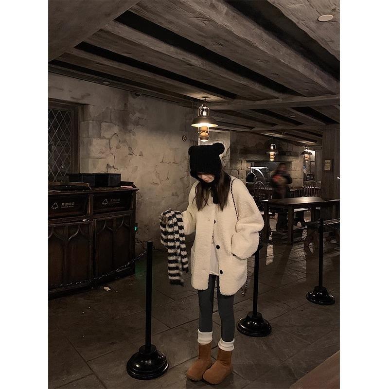 Age-reducing lamb wool versatile and good-looking top autumn and winter lamb wool fashion temperament white coat women