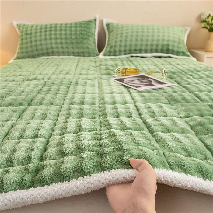 G5Z Winter Rabbit Plush Bed Sheet - Warm Velvet Mattress Blanket for Dorms