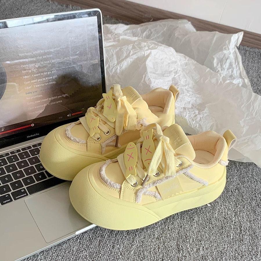 2025 Spring and Summer Campus Style Platform Bread Shoes Women's Versatile Little White Shoes High Value Niche Fashion Lightweight Sports Women