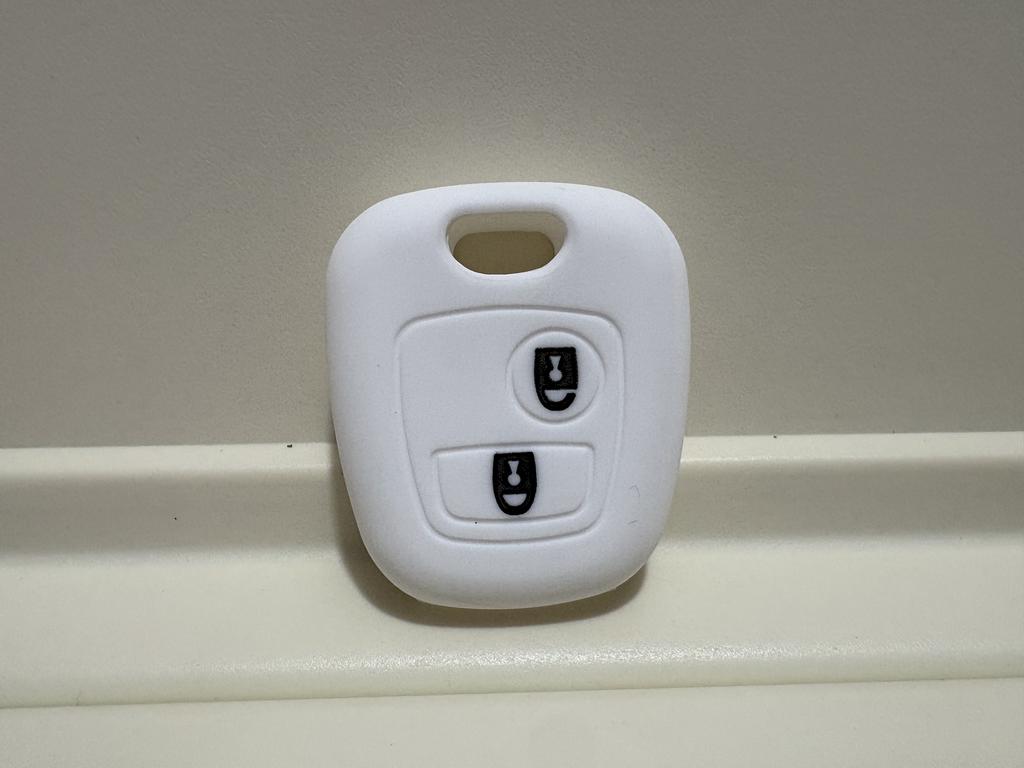 Pusakieyy 1Pc 2 Button Silicone Cover For Citroen C1 C2 C3 C4 XSARA PICASSO For Peugeot 106 107 206 207 307 For Toyota AYGO Key Mhsv0
