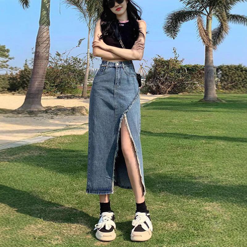 2025 Slim High-Waisted Irregular Slit Denim Midi Skirt with Raw Edge A-Line Design