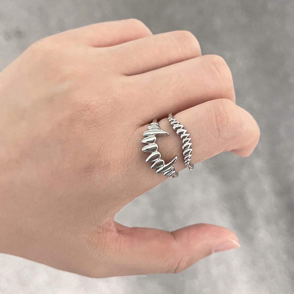 Fashionable Vampire Themed Split Band Rings Set Adjustable Sturdy Alloy Fashion Jewelry for Party Supplies Casual Wear