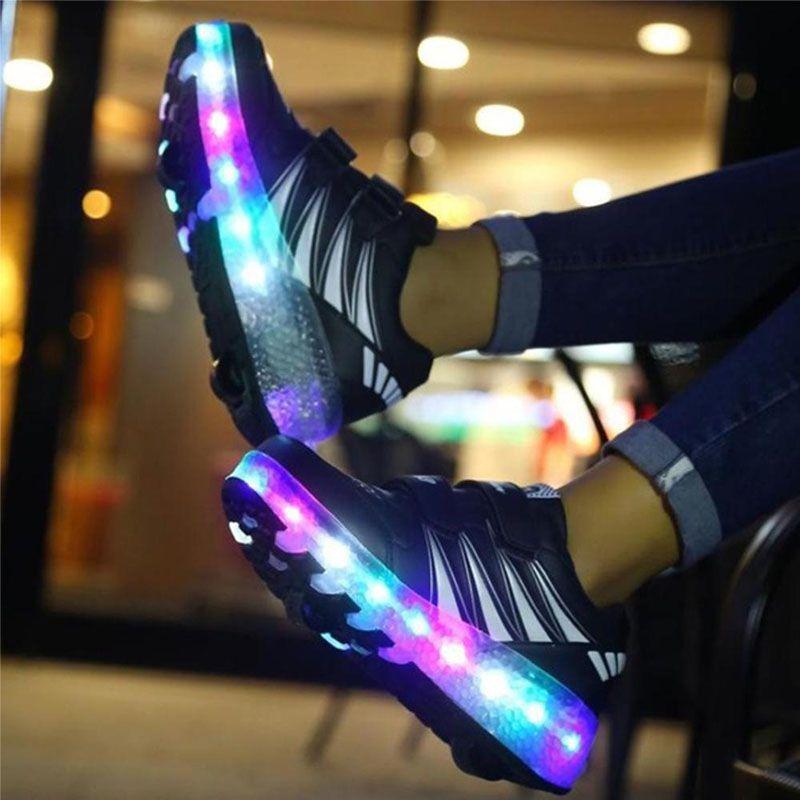 Chaussures LED de Qualité Premium avec Roues Patins à Roulettes Lumineux en Maille Baskets Homme Femme