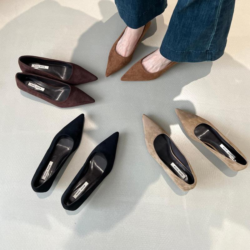 Schwarze Wildleder-Pumps mit dünnem Absatz Damenschuhe 2025 neu Frühling, Herbst und Winter Temperament Französisch spitz niedriger Absatz leichte Mundschuhe