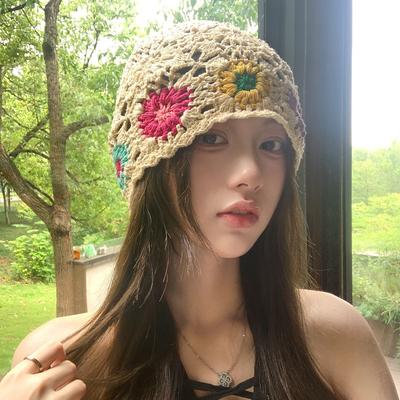 Nouveau chapeau ajouré à fleurs littéraire et coloré pour le printemps et l'été, bonnet tricoté doux et mode pour femme