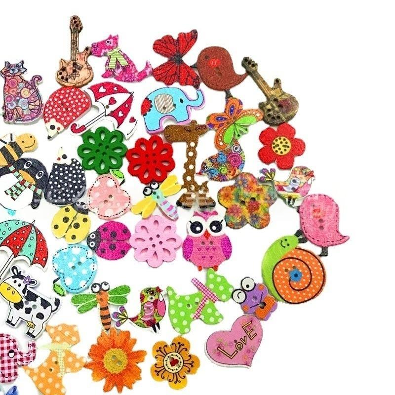 50Pcs Wooden Buttons Natural Wood 2-Holed Fastener Buttons for Sewing Knitting Handcraft Cartoon Animals Printing Patterns