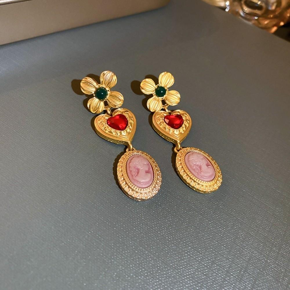 Zinc Zinc Alloy Heart Cameo Bracelet Court Style Retro Emboss Earrings Vintage Necklace  Wedding