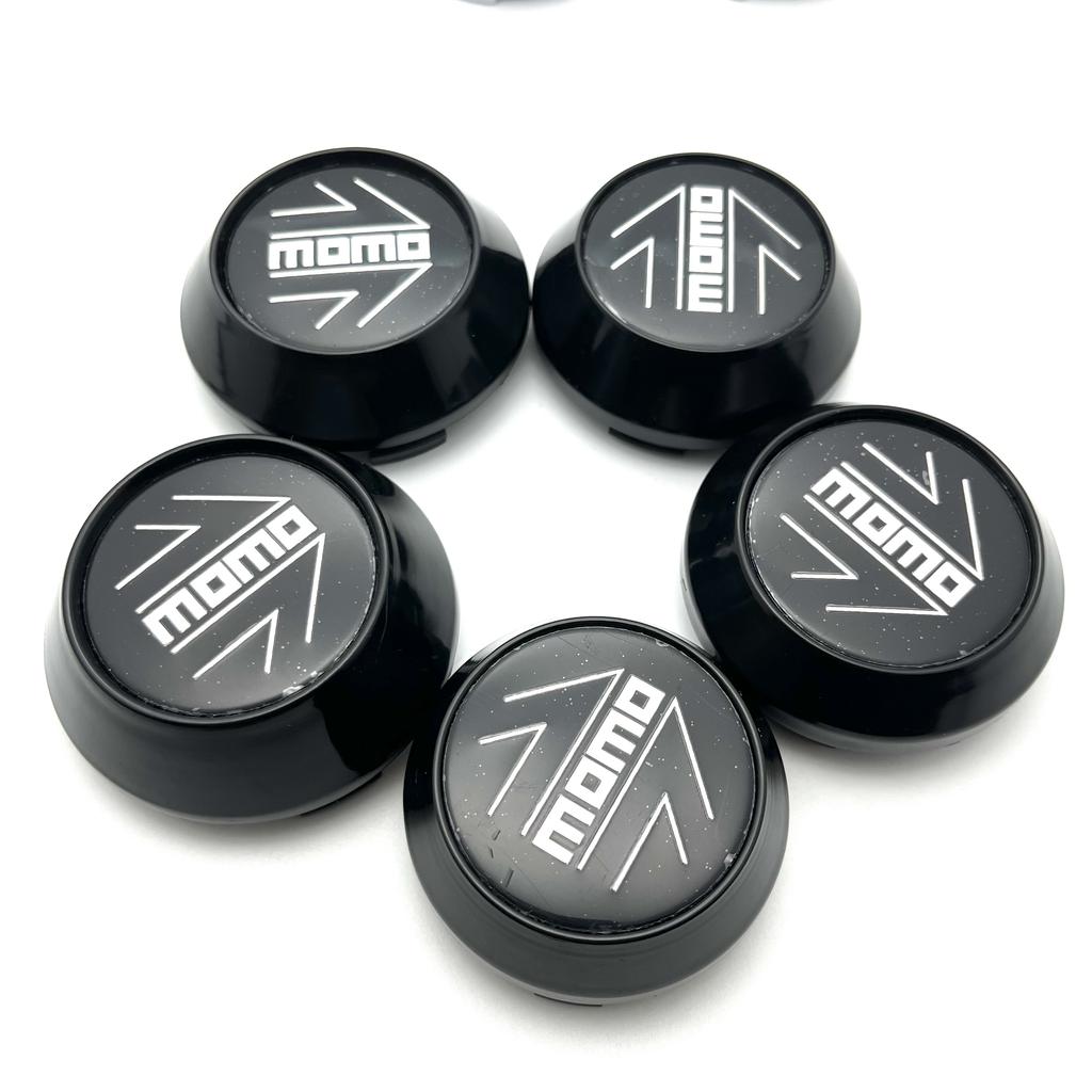 4 pièces 60mm 64mm 65mm Cache-moyeu de roue de voiture Capuchons hauts Adaptés 45mm MOMO Flèche Emblème Badge Autocollants Style Accessoires Auto