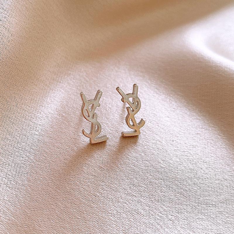 Light Luxury Letter Pendant Necklace Temperament Personalized Collarbone Chain Simple Commuter Item Decoration