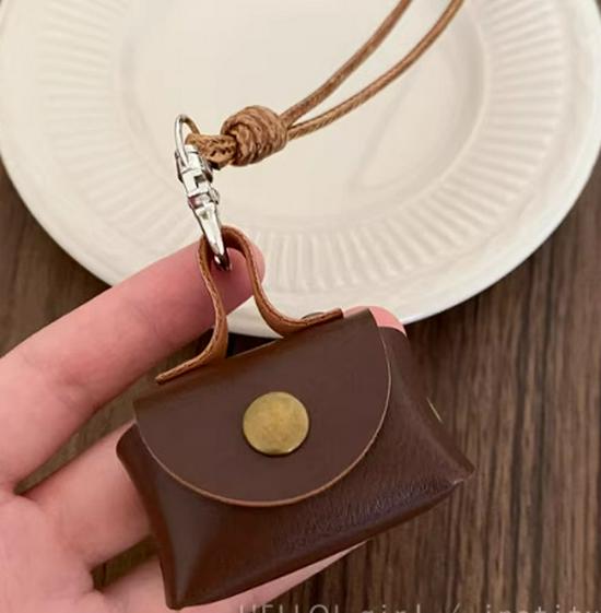 Leopard Print Coin Purse Necklace: Women's Pendant Earphone Case with Leather Rope Chain Accessory