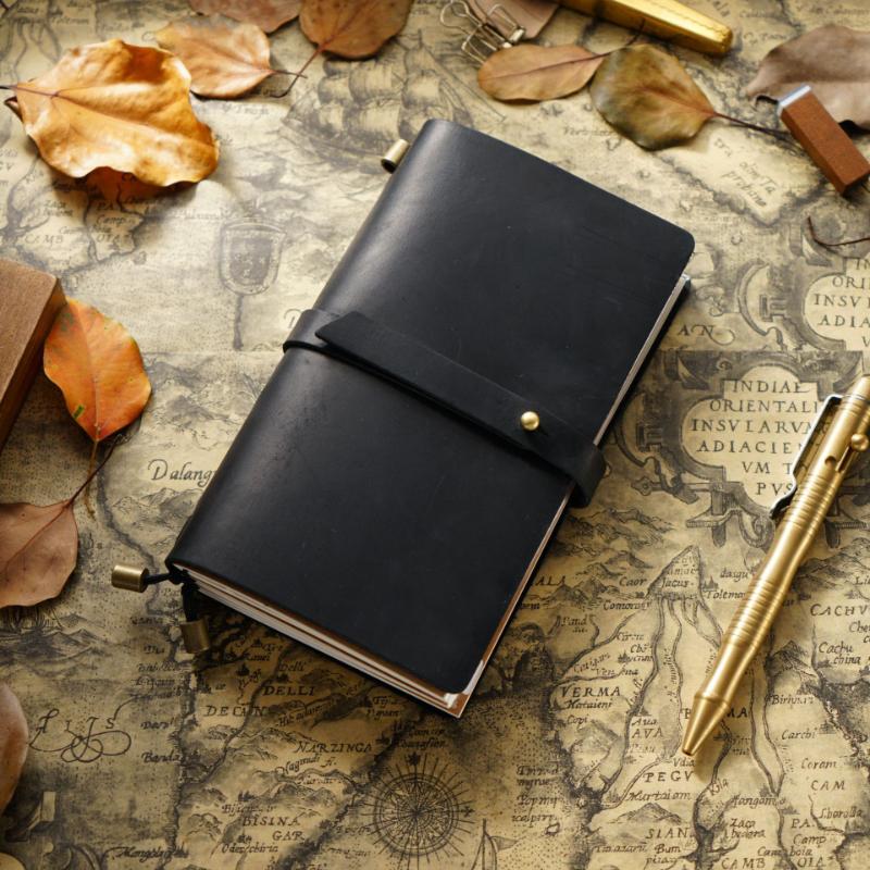 AIGUONIU Handmade Vintage Leather Notebook Hardcover Handwritten Account Book Passport Notebook with Belt Style Loose Leaf Style (Black,Passport 13.5x10.5cm) чёрный