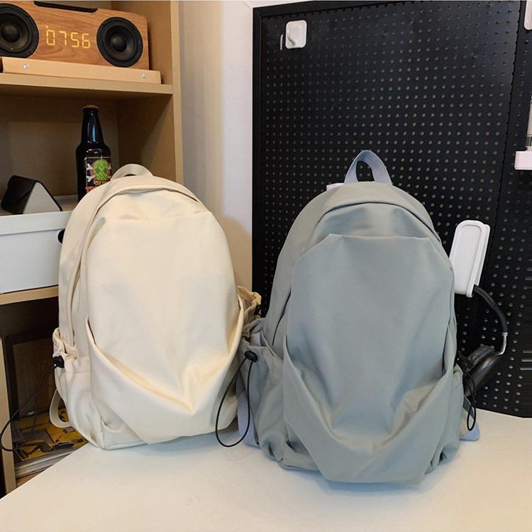 Large Capacity Nylon Lightweight Fashion Backpack for Casual Hiking and Commuting