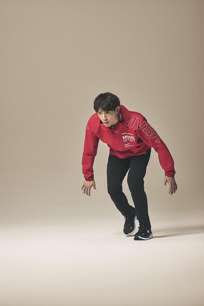 Move Sports Cross Descente HEATNAVI Softshell Hoodie Cross worn by Yuki and warm for and ST5FJK22M RD00 [ACTIVE SUITS] Jacket, Ishikawa. Comfortable,