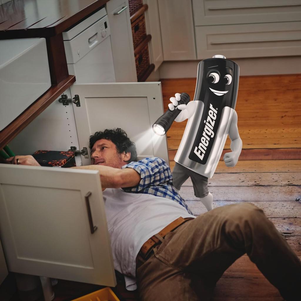 Energizer LED Handheld Brightness 1000 Lumens Maximum Run Time 12 PMHH41 Flashlight, Battery-Operated (Maximum / Hours), Black,