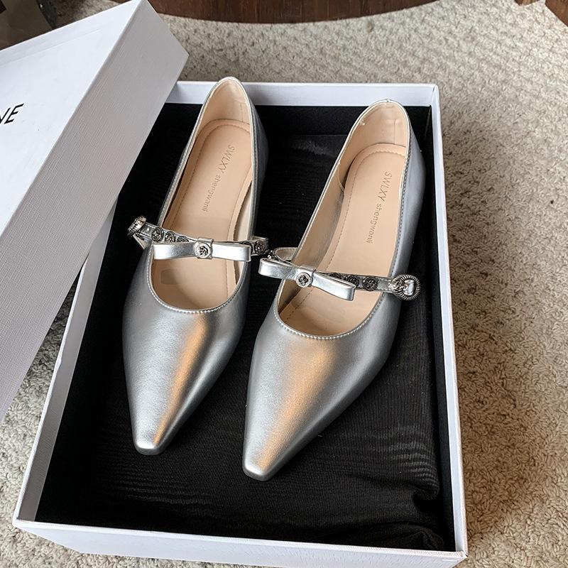 

2025 new one-word with metal buckle bow French small pointed single shoes women s flat temperament Mary Jane shoes 40 серебряный