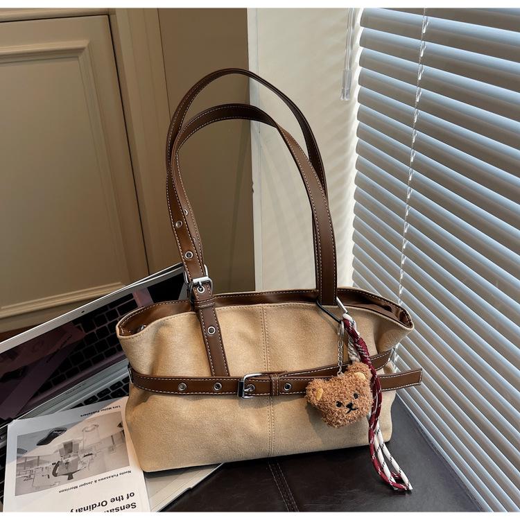 A Niche Tote Bag, A Light Luxury Underarm Bag, A Versatile Shoulder Bag for Commuting