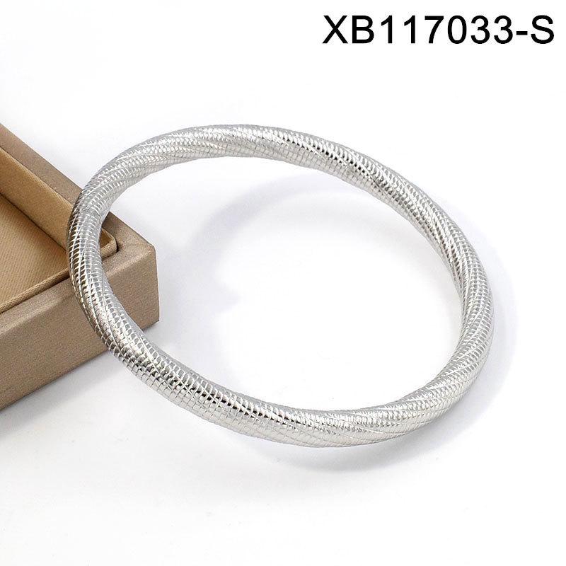 European-American Fashion Gold-Plated Titanium Steel Bracelet - Women s Light Luxury Stackable Jewelry