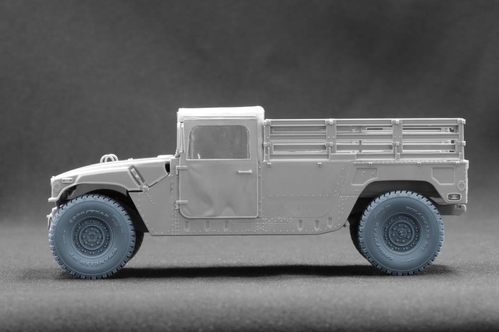 HMMWV MT Radsatz 5 Stück Kunststoffmodell SCXWM35003 Scale-X 1/35 Set, 24-Loch-Typ, (für ICM/Academy Modelle), Teile, (Militärfahrzeuge)