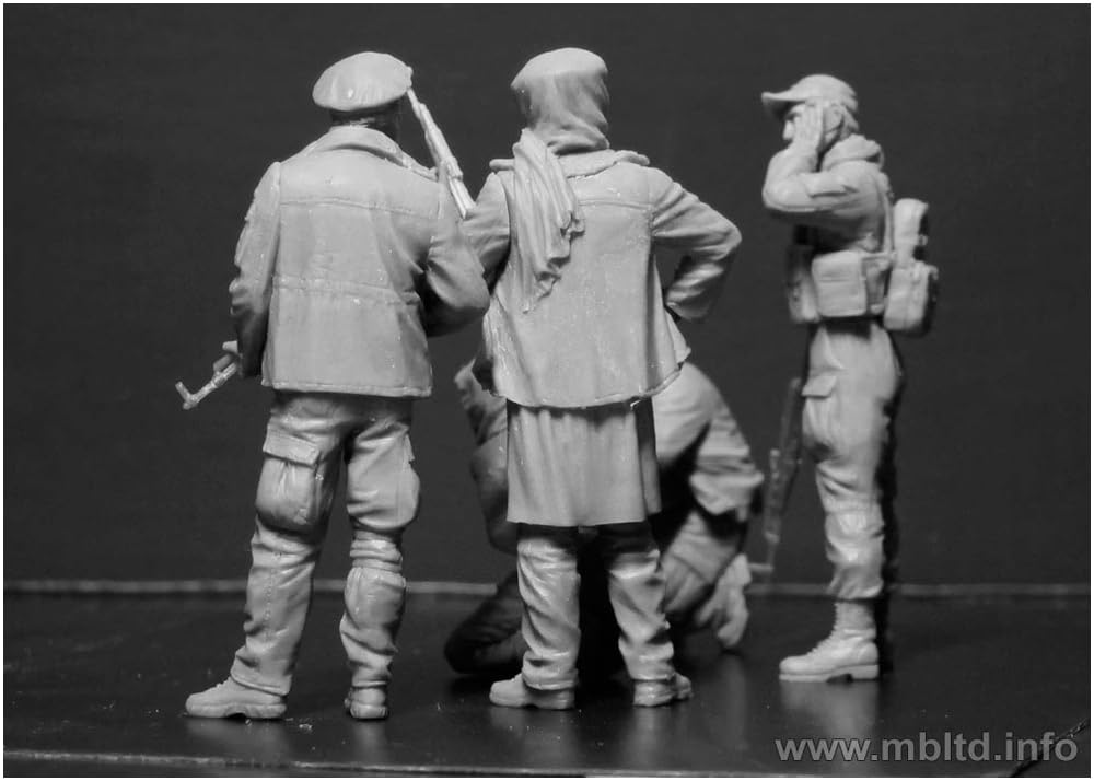 Master Box 1/35 Scale Middle Eastern Private Armed Forces POW Guard, 5 Figures, Plastic Model, MB35163