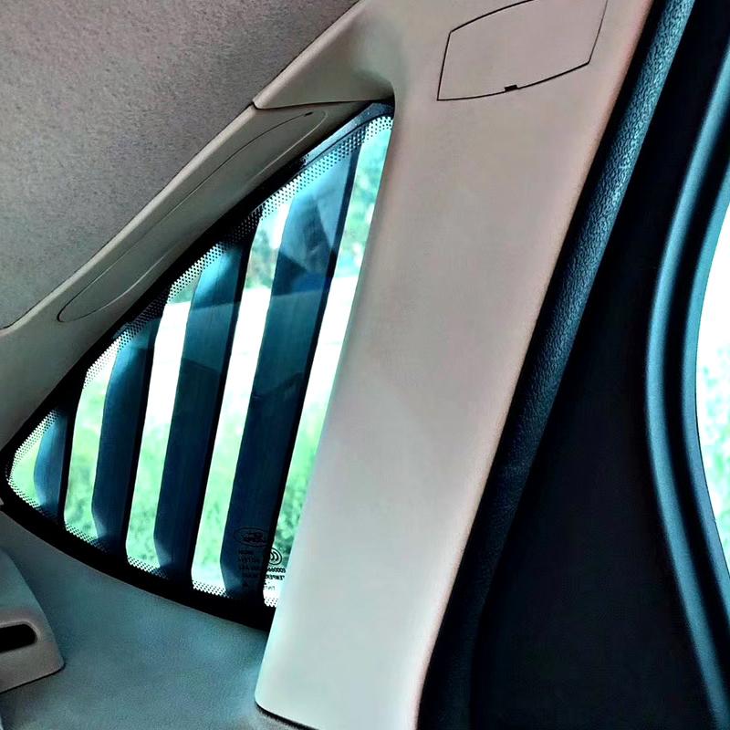 Triangle louver shark gill shaped rear window decorative window vent for Ford Focus MK2 2005-2013 hatchback 4D