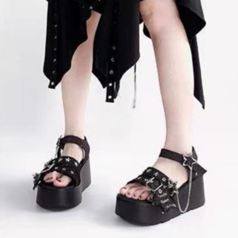 Damen Schnallen Plateau Sandalen Kettendekor Gothic Sommer Schuhe Damen Dicke Sohle Keilabsatz Sandalen Sandalias De Mujer