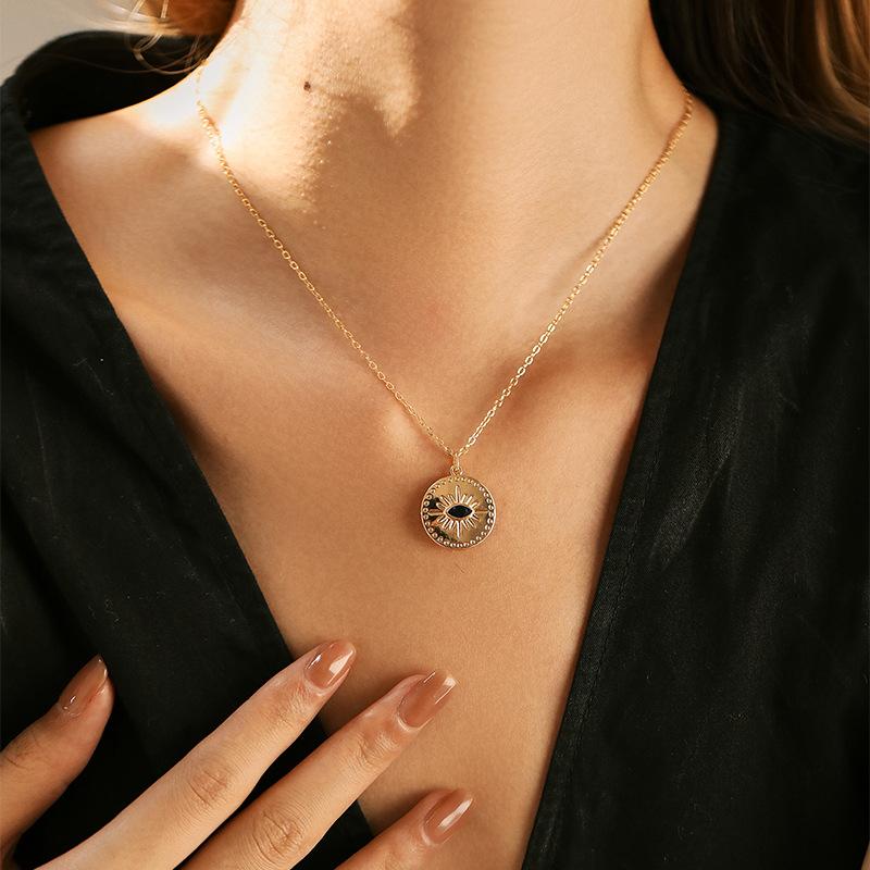 French Style Evil Eye Round Pendant Inlaid Zircon Light Luxury Clavicle Necklace For Women