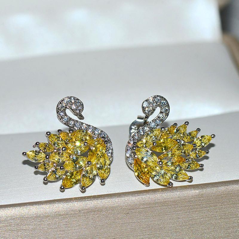 

Милые серьги-гвоздики серебряного цвета с изображением маленького лебедя для женщин, студенческие серьги-гвоздики для подарка на день рождения лучших друзей