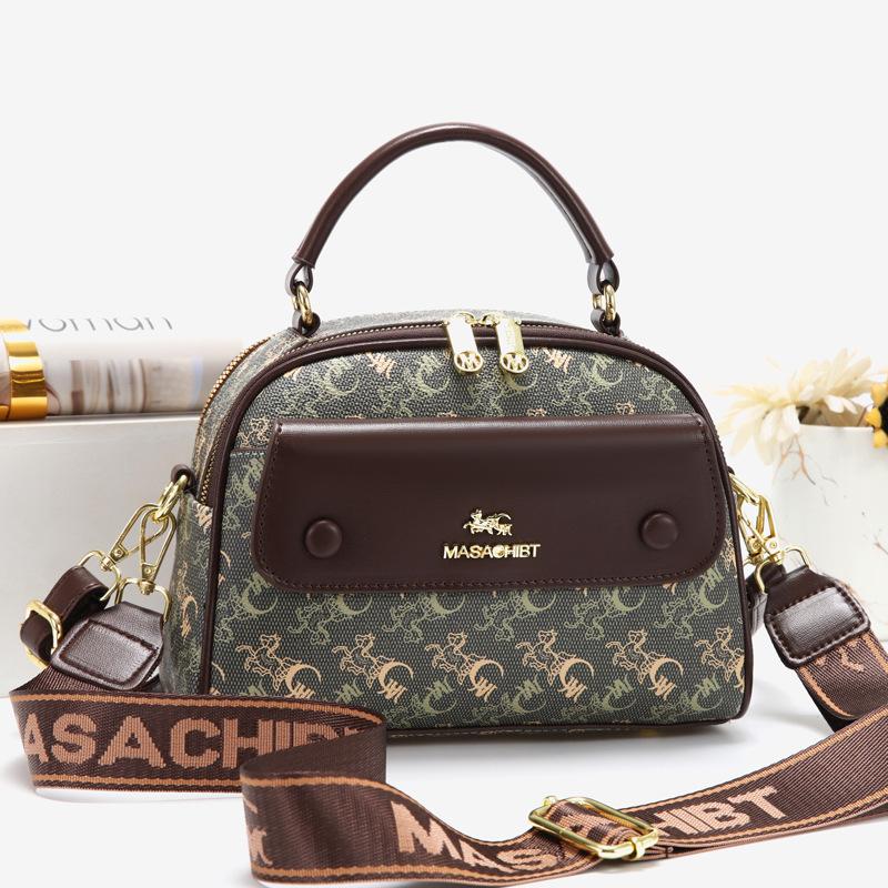 Bag women's simple fashion messenger 2025 new portable shoulder small square bag practical women's large capacity