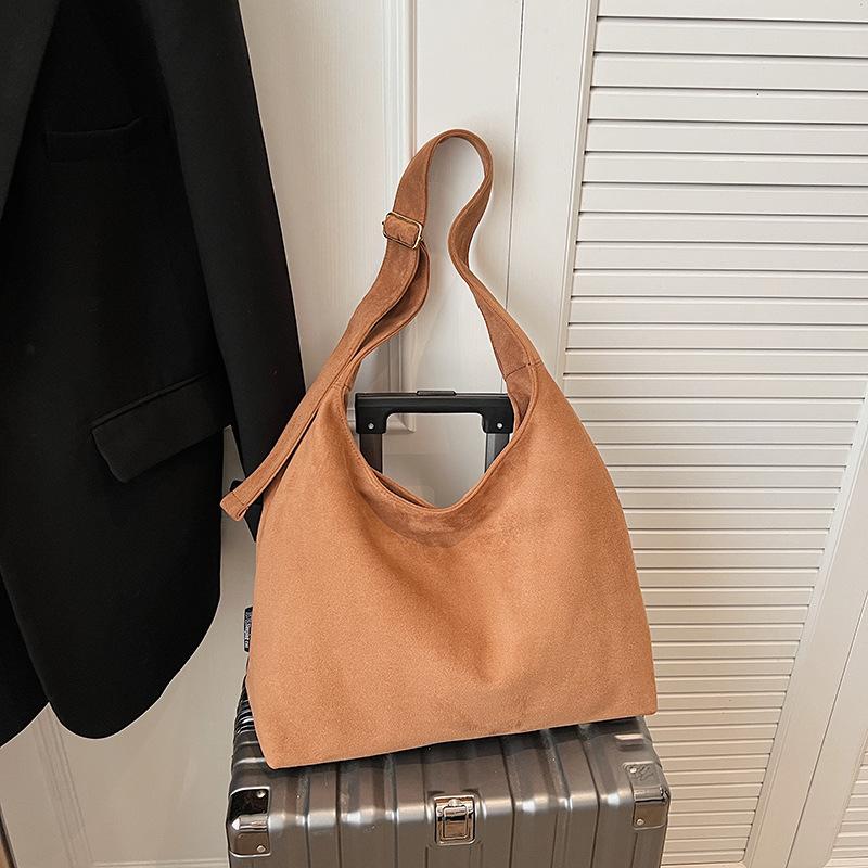 Suede bag women's large-capacity new autumn and winter versatile shoulder messenger bag commuter tote bag