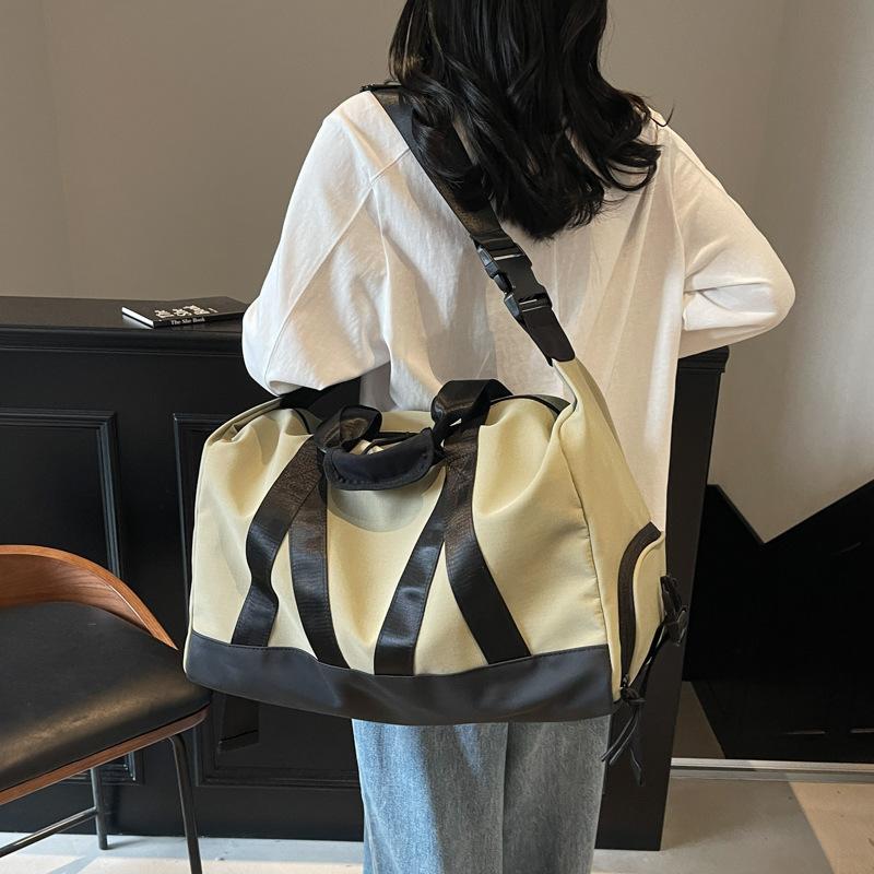 Trendy and Cool Simple Large-capacity Travel Bag Solid Color Daily Commuter Locomotive Outdoor Sports Style Fitness Bag
