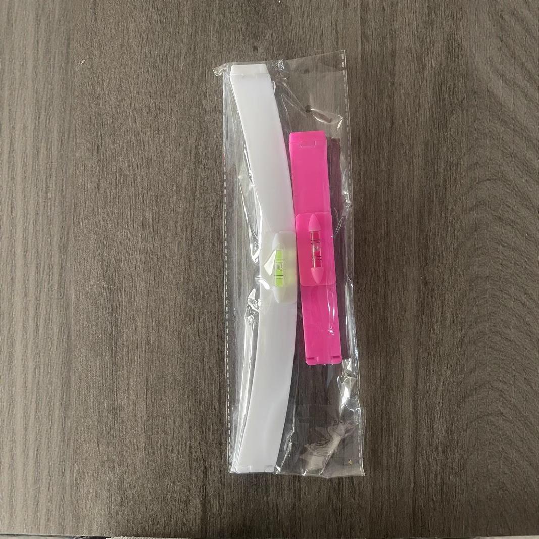 

Bangs Trimming and Ruler Set for Hair Ends Pink Bangs Clip + White Hair End Clip
