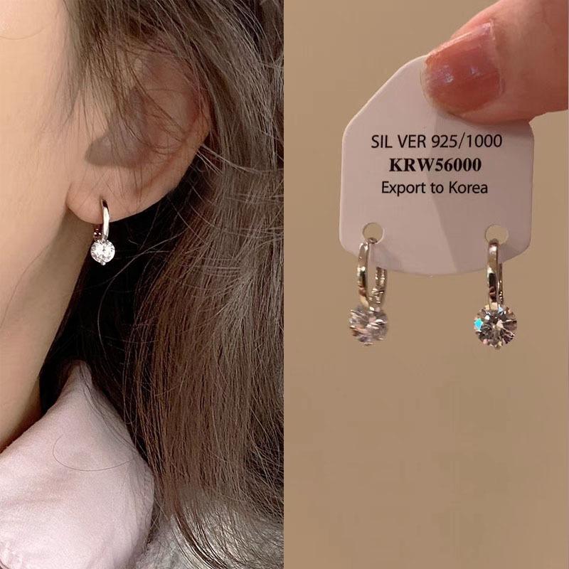 Orecchini a lobo farfalla in argento sterling S925 da donna design di nicchia ins senso del design orecchini senza fastidio orecchini per buco dell'orecchio semplici
