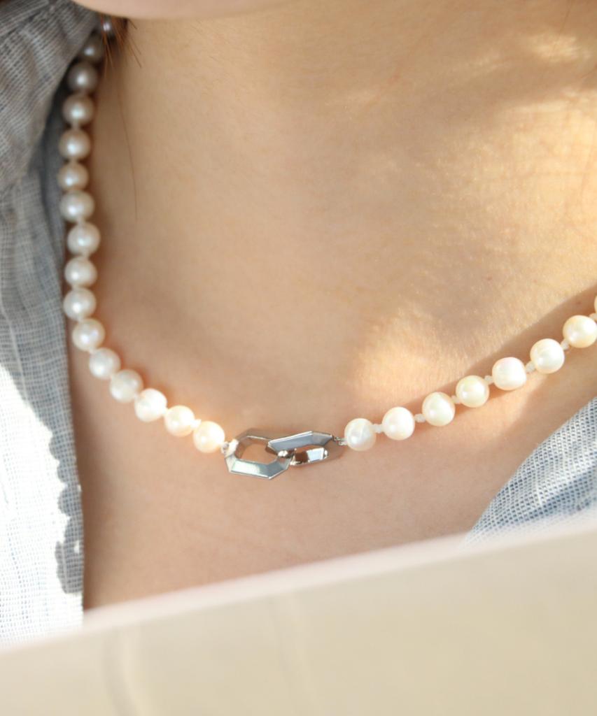 Gaman Commitment Plain Silver Pearl Necklace