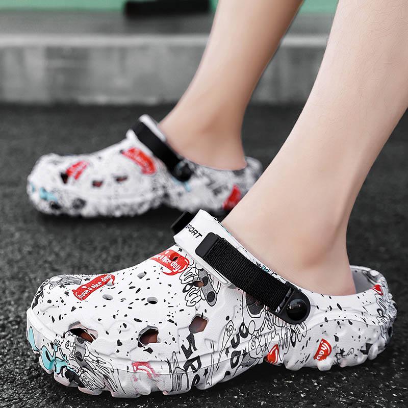 Fashion Male Summer Slippers New Garden Clogs Light Soft EVA Men's Hole Shoes Beach Water Shoes Outdoor Sandals Home Slides
