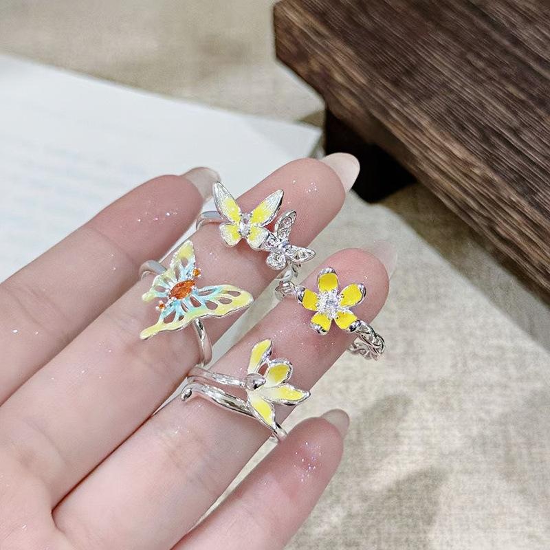 Sweet And Cool Personality Yellow Flower Butterfly Exquisite Temperament Open Ring Female Cold Wind French Gentle Ring